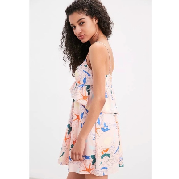 Alice + Urban Outfitters // Heaven Ruffle Dress🌛 - Picture 3 of 16